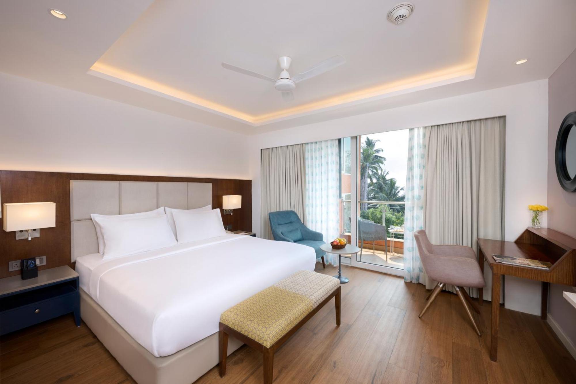 Golden Tulip Vagator Goa Exterior foto