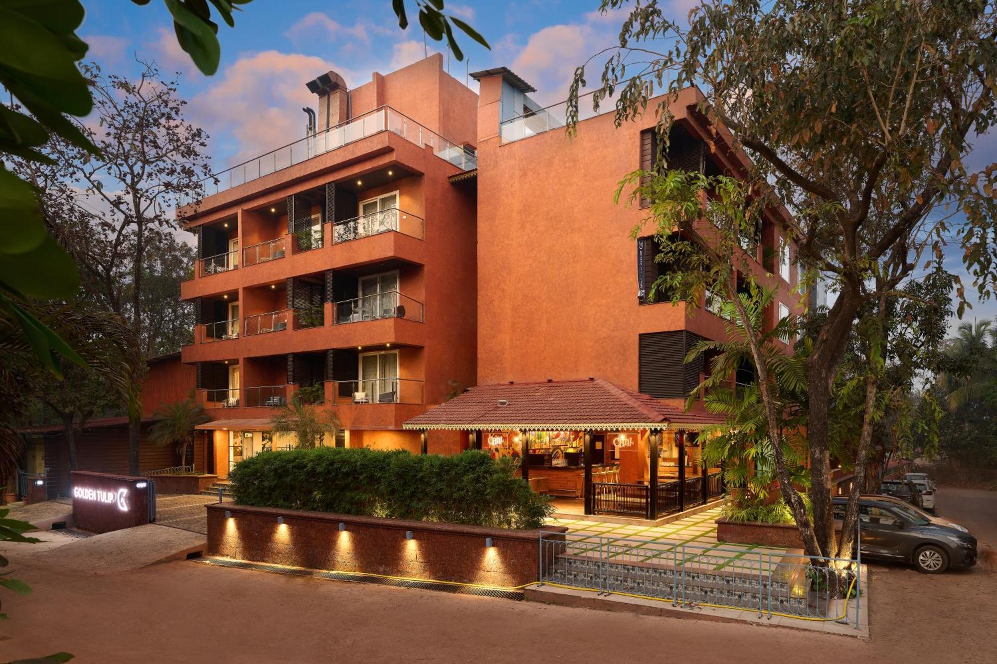 Golden Tulip Vagator Goa Exterior foto